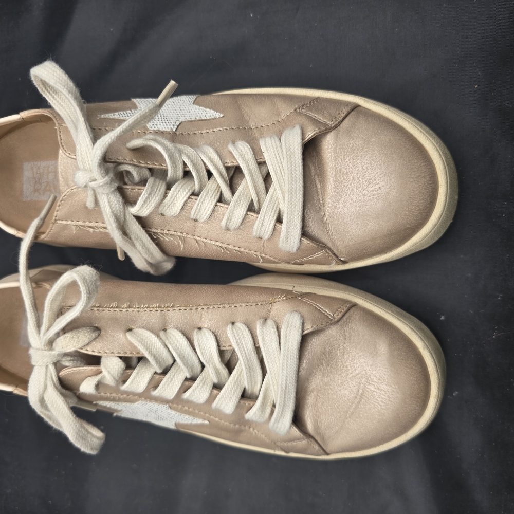 Tan Low-Top Canvas Sneakers with Rubber Sole